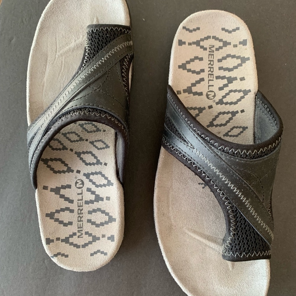 Merrell Black leather sandals womens size 7.5